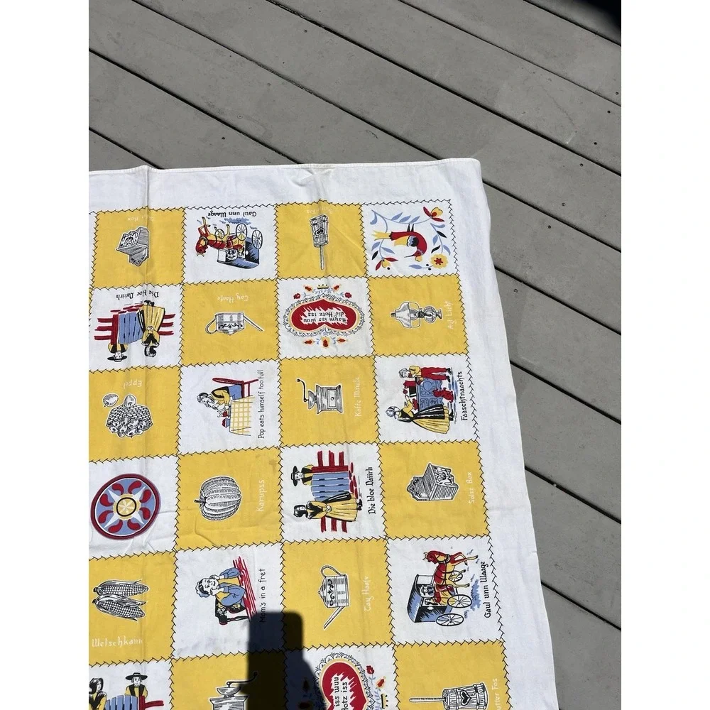 Vintage 1960s Cotton Checkered Tablecloth Pennsylvania Dutch German Amish 48x46